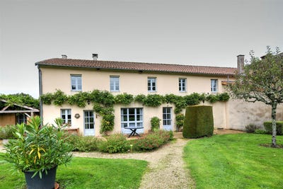 /international/fr/les-forges-charente-310105377914/