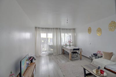 /international/fr/les-mureaux-ile-de-france-310108843093/