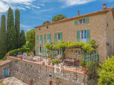 /international/fr/mougins-provence-alpes-cote-d-azur-310100407634/