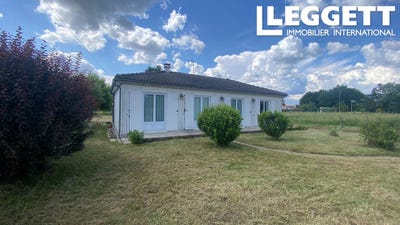 /international/fr/la-lande-de-fronsac-aquitaine-310107410709/