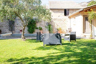 /international/fr/sainte-cecile-les-vignes-provence-alpes-cote-d-azur-310108603013/