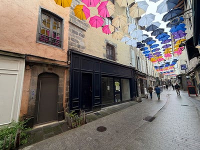 /international/fr/aurillac-auvergne-310108667623/