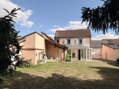 /international/fr/houdan-picardie-310101059733/