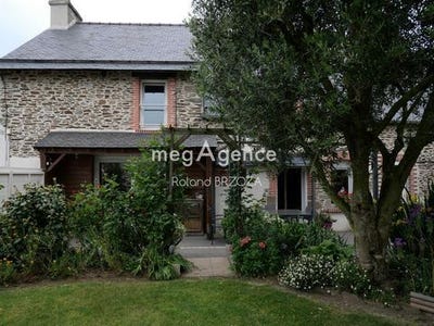 /international/fr/saint-meloir-des-ondes-brittany-310099351489/