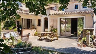 /international/fr/le-beaucet-provence-alpes-cote-d-azur-310100114481/