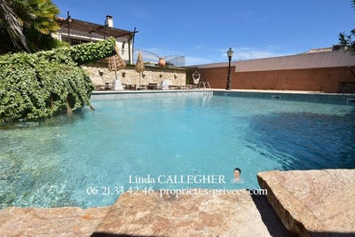 /international/fr/pezenas-languedoc-roussillon-310108407227/