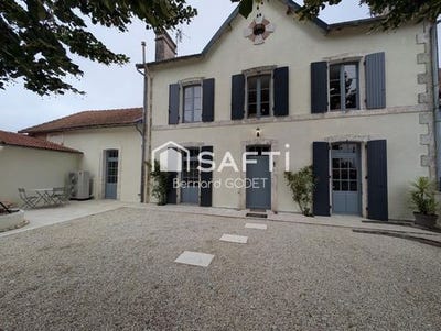 /international/fr/les-gours-charente-310101390737/?lang=en
