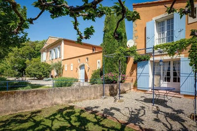 /international/fr/apt-provence-alpes-cote-d-azur-310108376397/