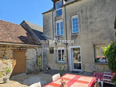 /international/fr/sainte-suzanne-et-chammes-pays-de-la-loire-310106335551/