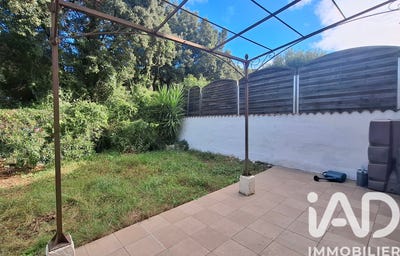 /international/fr/rochefort-du-gard-languedoc-roussillon-310105717402/