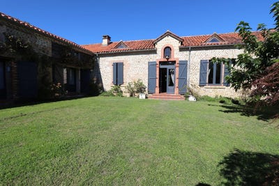 /international/fr/villefranque-midi-pyrenees-310108972876/