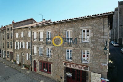 /international/fr/la-chaise-dieu-auvergne-310099619446/
