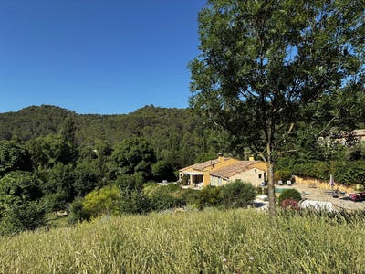 /international/fr/cotignac-provence-alpes-cote-d-azur-310108899611/