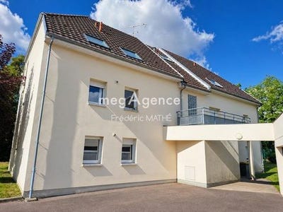 /international/fr/la-chapelle-saint-luc-ardennes-310108927770/