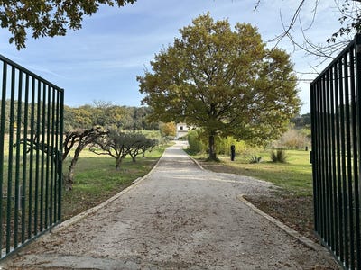 /international/fr/plaissan-languedoc-roussillon-310120031948/