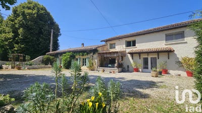 /international/fr/montalembert-charente-310101485489/?lang=pt