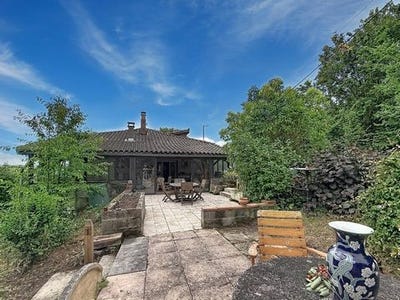 /international/fr/casties-labrande-midi-pyrenees-310108602907/?lang=it