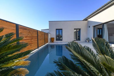 /international/fr/uzes-aquitaine-310098924285/