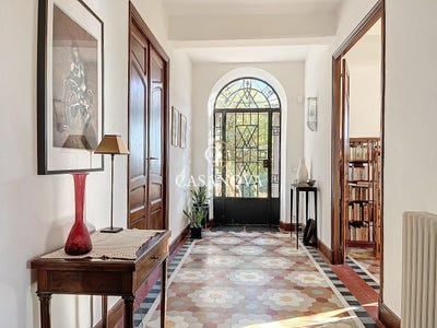 /international/fr/pezenas-languedoc-roussillon-310108634284/