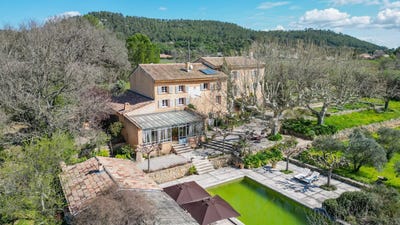 /international/fr/le-val-hh-15834114-le-val-provence-alpes-cote-d-azur-310100953124/