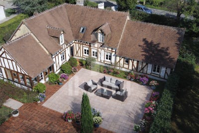 /international/fr/chaumont-sur-tharonne-centre-val-de-loire-310106429391/