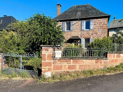 /international/fr/saint-cyr-la-roche-limousin-310100143373/