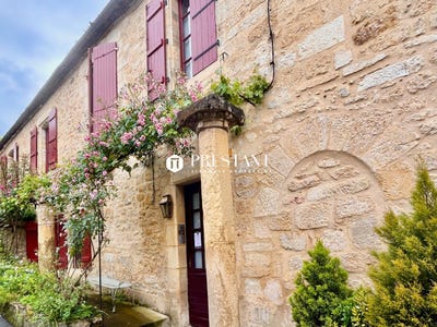 /international/fr/castelnaud-la-chapelle-aquitaine-310107599630/
