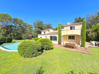 /international/fr/roquefort-les-pins-hh-15631202-roquefort-les-pins-provence-alpes-cote-d-azur-310100958111/