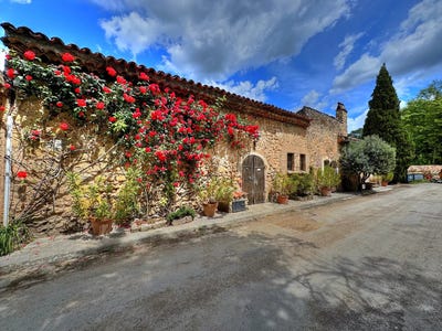 /international/fr/entrecasteaux-hh-15800006-entrecasteaux-provence-alpes-cote-d-azur-310100956818/