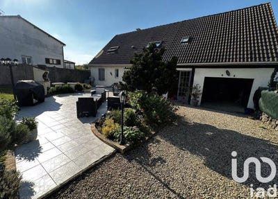 /international/fr/villeneuve-sur-yonne-burgundy-310101226141/