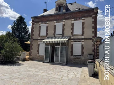 /international/fr/joigny-burgundy-310119313598/