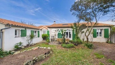 /international/fr/saint-clement-des-baleines-charente-310107249079/
