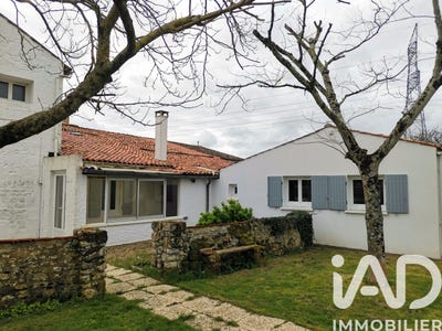 /international/fr/les-gonds-charente-310106423079/?lang=id