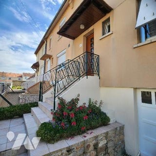 /international/fr/la-ferte-bernard-pays-de-la-loire-310101175583/