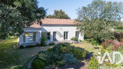 /international/fr/rochefort-du-gard-languedoc-roussillon-310107372030/