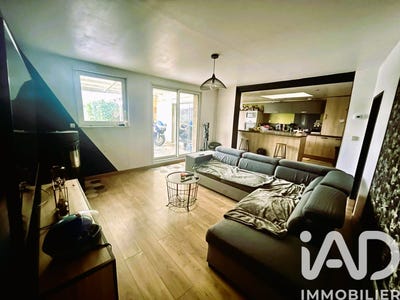 /international/fr/labeuvriere-calais-310104889951/