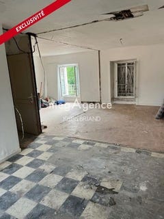 /international/fr/laval-pays-de-la-loire-310100084731/