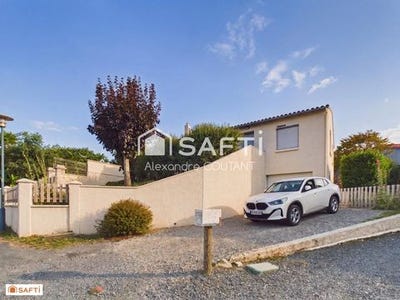 /international/fr/fontenay-le-comte-pays-de-la-loire-310119388567/