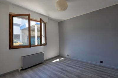 /international/fr/cluses-rhone-310107375407/