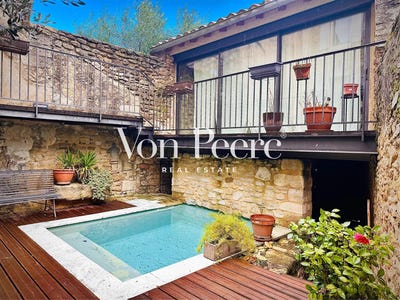 /international/fr/pujaut-languedoc-roussillon-310106220570/