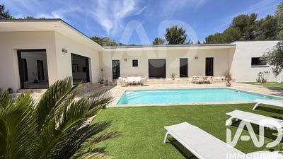 /international/fr/nimes-languedoc-roussillon-310108480857/