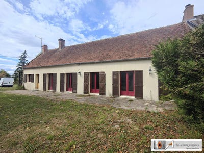 /international/fr/louroux-de-beaune-auvergne-310102126187/
