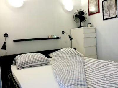 /international/fr/rue-de-la-grange-bateliere-paris-ile-de-france-310093820320/