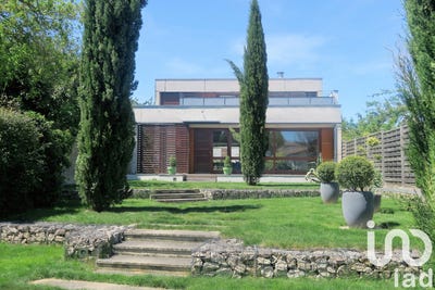 /international/fr/poitiers-charente-310098118867/