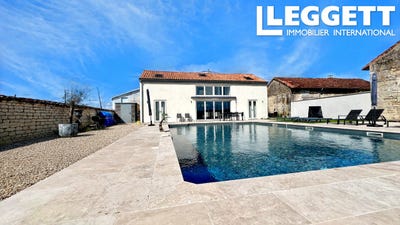 /international/fr/les-essards-charente-310102040356/