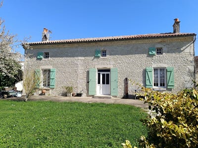 /international/fr/saleignes-charente-310107025925/