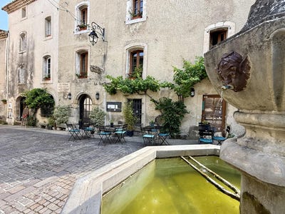 /international/fr/venasque-provence-alpes-cote-d-azur-310101445699/
