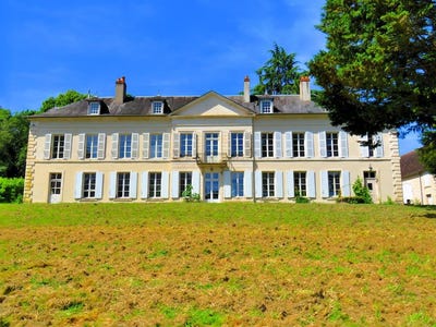 /international/fr/la-charite-sur-loire-burgundy-310108526397/