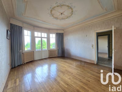 /international/fr/lamarche-sur-saone-burgundy-310096037822/?lang=en