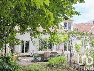 /international/fr/thoiry-ile-de-france-310099684050/
